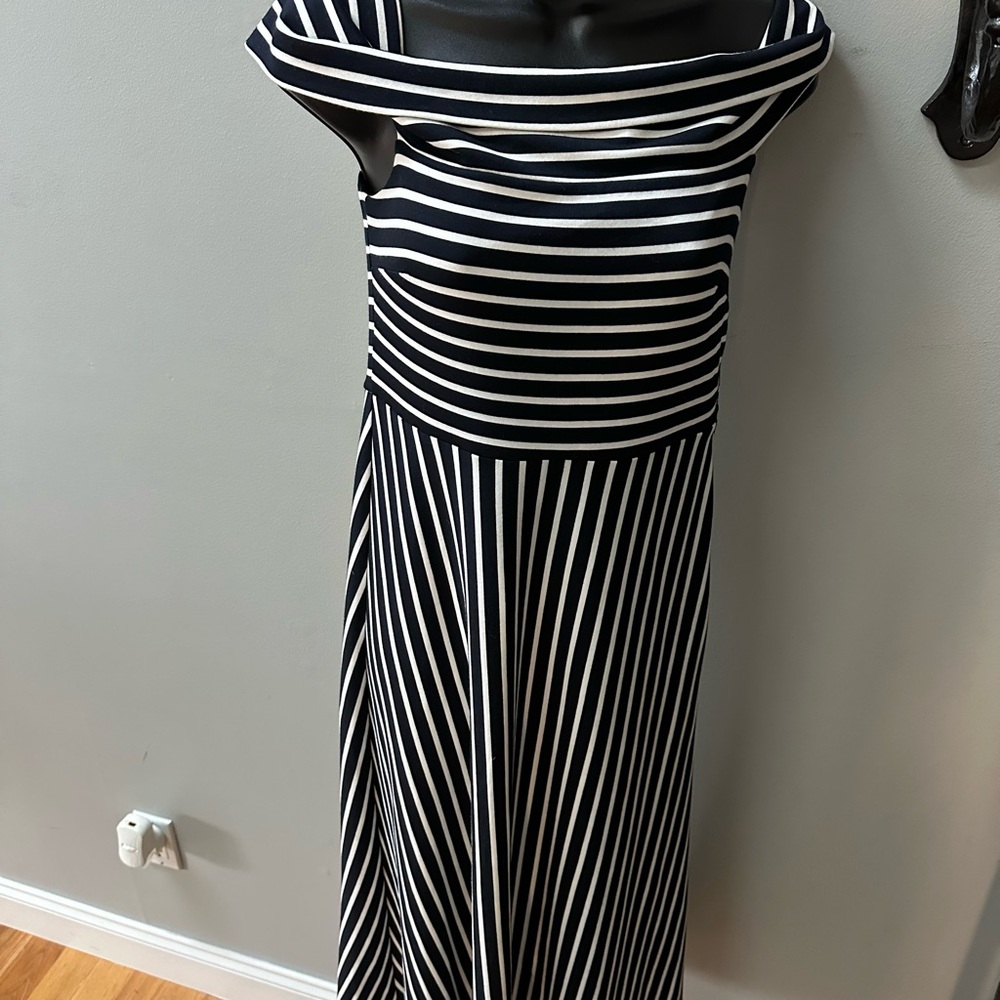 Banana Republic Navy & White midi dress Never Worn - NWT